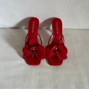 NWT Tissimum Orchid Heels Red